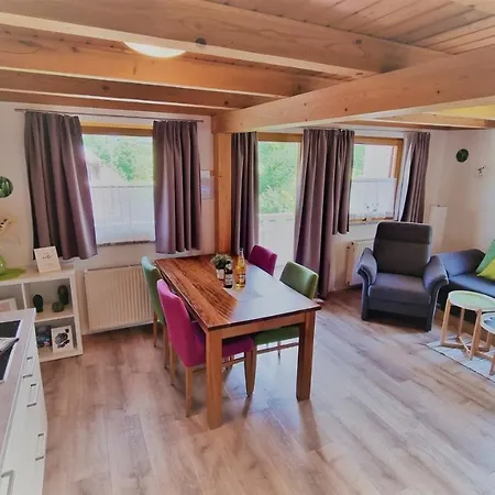 Apartment #5 Mit Balkon - Zentrale Dennoch Ruhige Lage Mit Terrasse - Stadtbus Vor Der Tuer! *