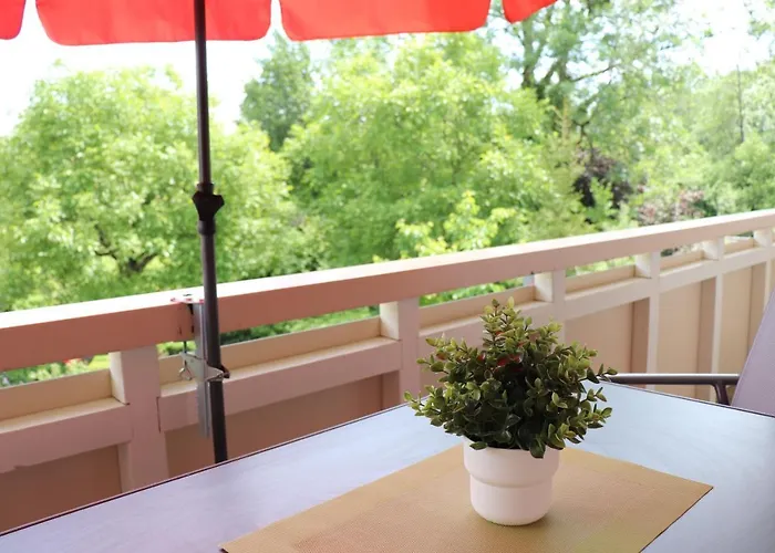 Appartement #5 Mit Balkon - Zentrale Dennoch Ruhige Lage Mit Terrasse - Stadtbus Vor Der Tuer! *