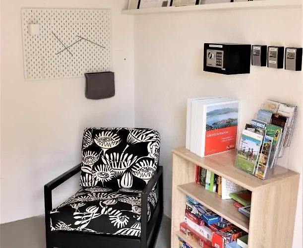 Appartement #5 Mit Balkon - Zentrale Dennoch Ruhige Lage Mit Terrasse - Stadtbus Vor Der Tuer! *