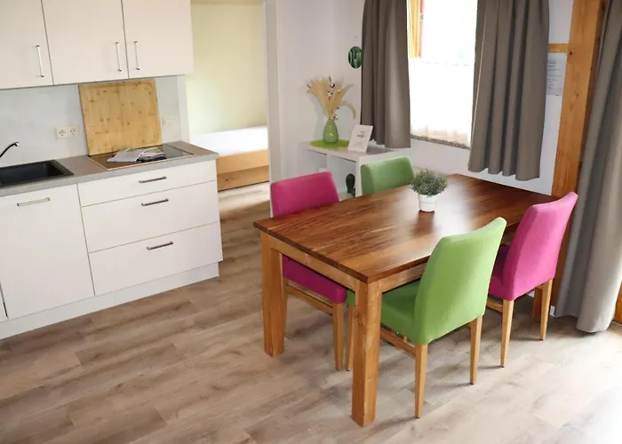 Appartement #5 Mit Balkon - Zentrale Dennoch Ruhige Lage Mit Terrasse - Stadtbus Vor Der Tuer! *